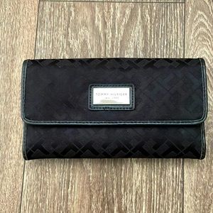 Tommy Hilfiger Wallet, Black with Cross-Hatch Patrern